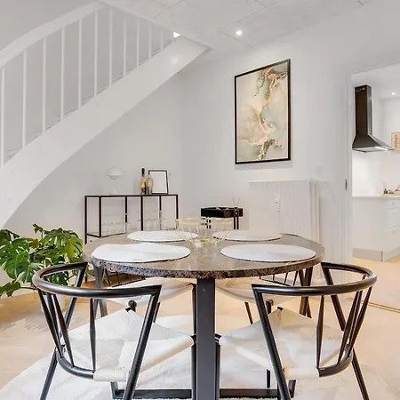 Unique On The Pedestrian Street - The City's Location Apartment Herning